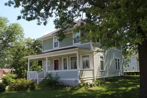 1019 4th St NE, Hampton, IA 50441 photo 1