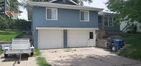 702 Sunset Dr, Denison, IA 51442 photo 1