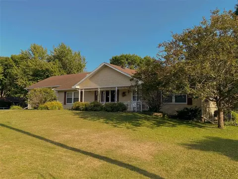 202 12th Ave NW, Hampton, IA 50441 photo 1