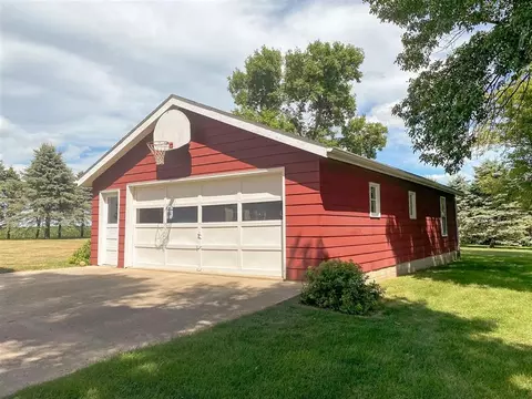 1683 Quail Ave, Hampton, IA 50441 photo 3
