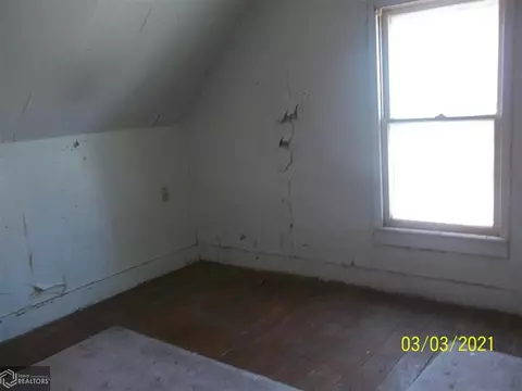 407 S Pine St, Creston, IA 50801 photo 8