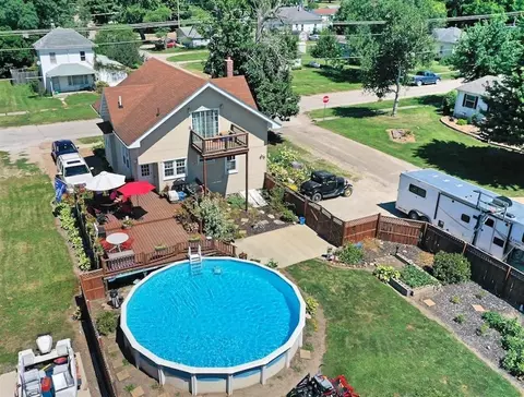 114 Cornell St, Eldon, IA 52554 photo 3