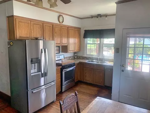 114 Cornell St, Eldon, IA 52554 photo 8