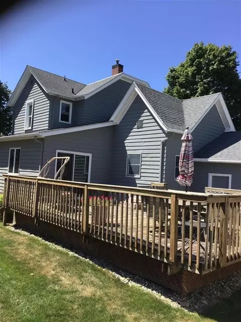 803 E 5th St, Vinton, IA 52349 photo 3