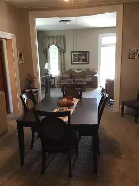 803 E 5th St, Vinton, IA 52349 photo 7