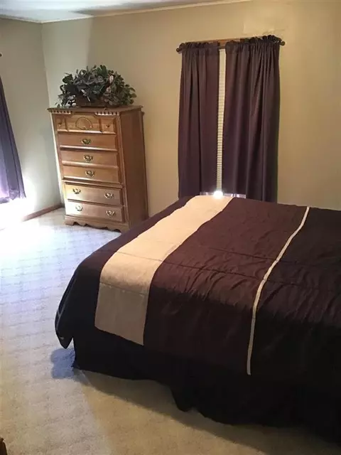 803 E 5th St, Vinton, IA 52349 photo 11