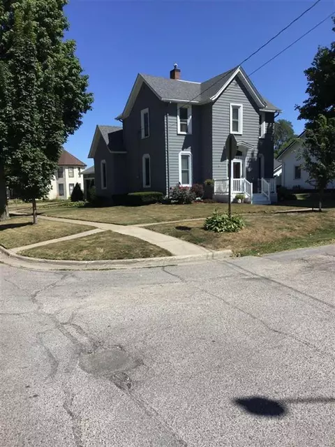 803 E 5th St, Vinton, IA 52349 photo 5
