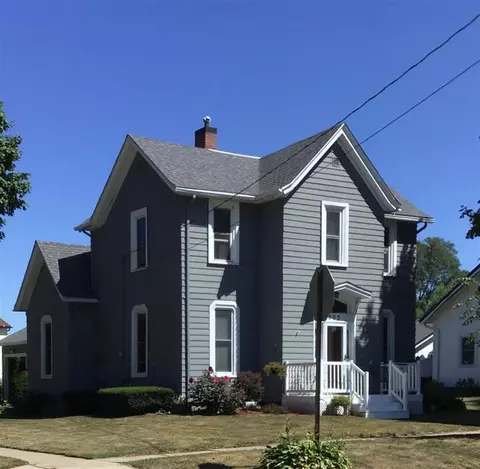 803 E 5th St, Vinton, IA 52349 photo 1
