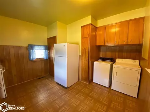 19 7th St NE, Hampton, IA 50441 photo 3