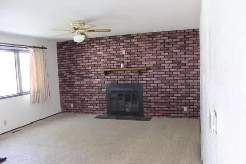 1304 3rd St NW, Hampton, IA 50441 photo 3
