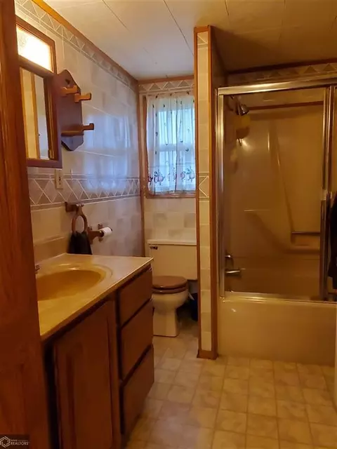 834 8th St E, Lomax, IL 61454 photo 9