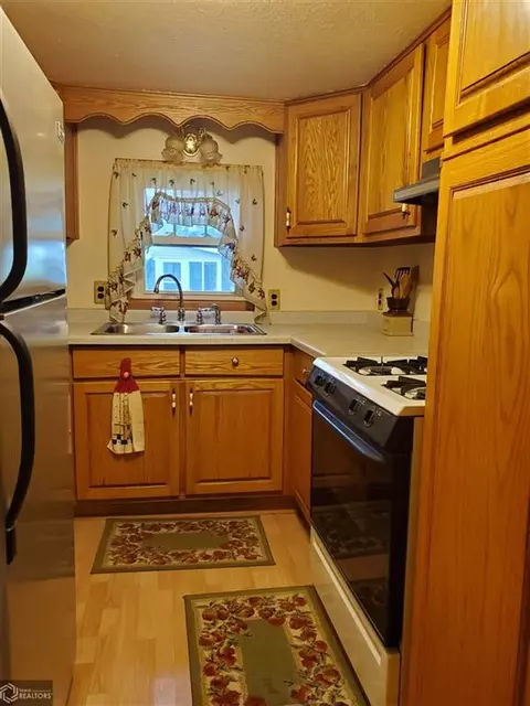 834 8th St E, Lomax, IL 61454 photo 5