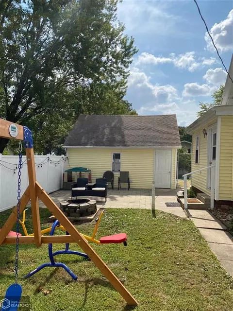 902 Wabash Ave, Carthage, IL 62321 photo 6