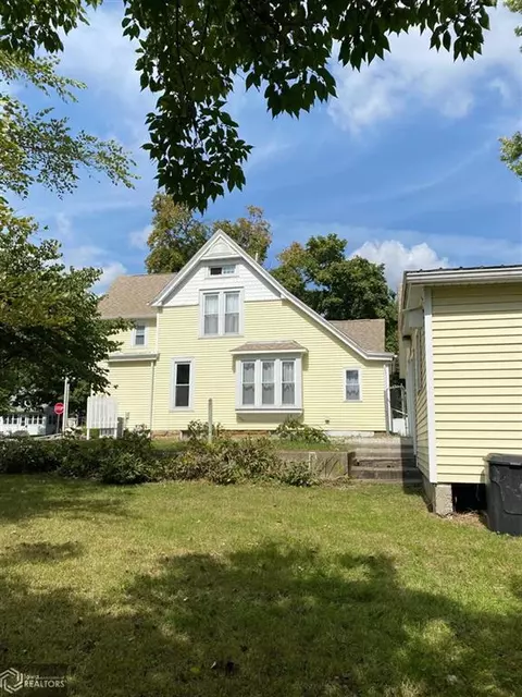 902 Wabash Ave, Carthage, IL 62321 photo 4