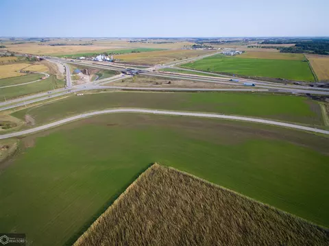 410 Lang Creek Ave, Grinnell, IA 50112