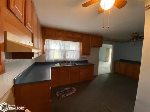 708 Pine St, Tarkio, MO 64491 photo 3