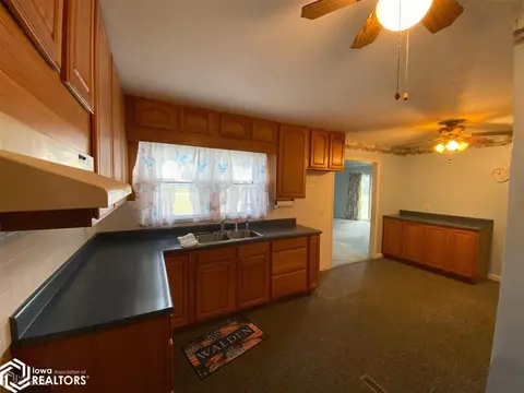 708 Pine St, Tarkio, MO 64491 photo 4