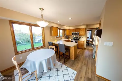 5309 Thackeray Dr, Ames, IA 50014 photo 5