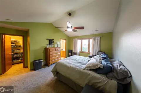 5309 Thackeray Dr, Ames, IA 50014 photo 12