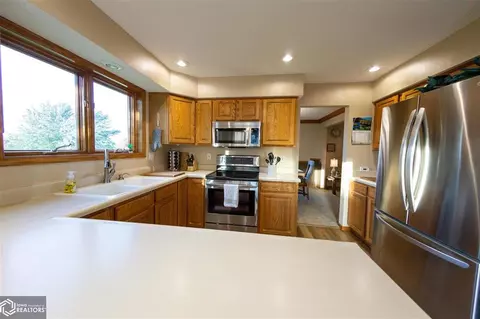 5309 Thackeray Dr, Ames, IA 50014 photo 6