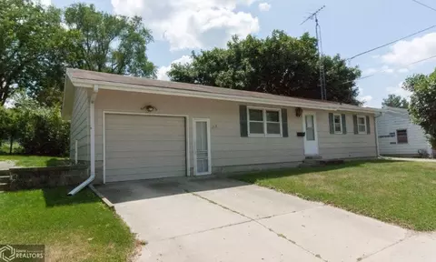 112 4th Ave NW, Hampton, IA 50441 photo 1