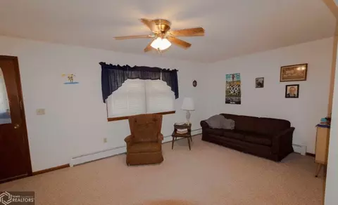 112 4th Ave NW, Hampton, IA 50441 photo 6