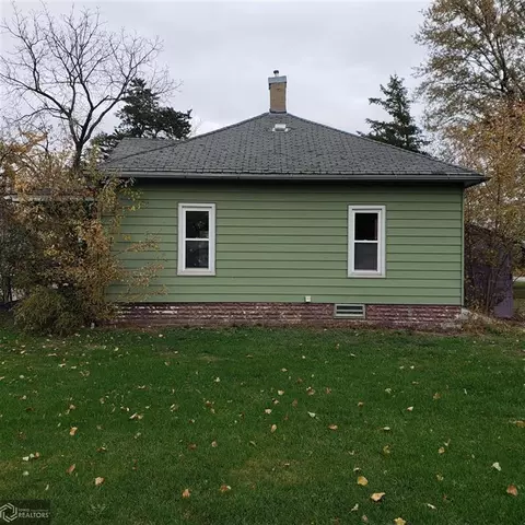 810 E Stewart St, Centerville, IA 52544 photo 2