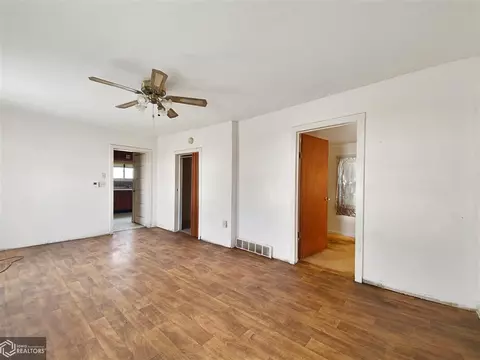 121 6th St NW, Hampton, IA 50441 photo 4