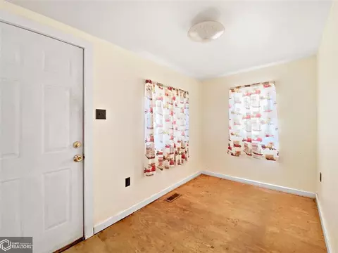 121 6th St NW, Hampton, IA 50441 photo 10