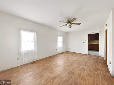 121 6th St NW, Hampton, IA 50441 photo 5