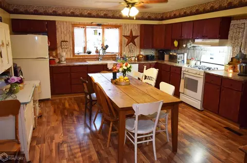2619 45th St, Eldon, IA 52554 photo 5