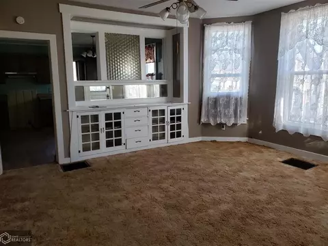 111 E Walnut St, Eldon, IA 52554 photo 5