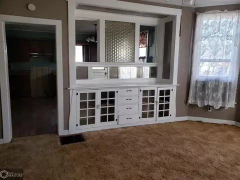 111 E Walnut St, Eldon, IA 52554 photo 6
