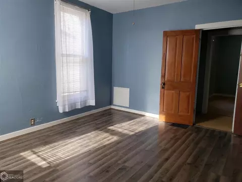 111 E Walnut St, Eldon, IA 52554 photo 10