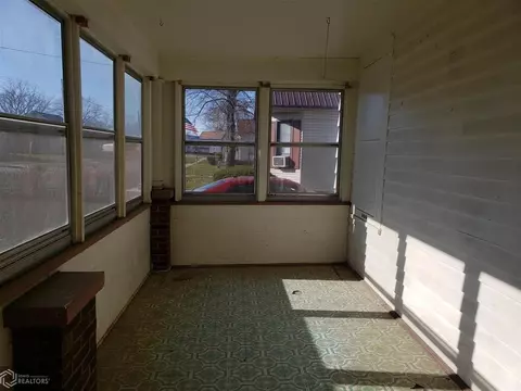 111 E Walnut St, Eldon, IA 52554 photo 3