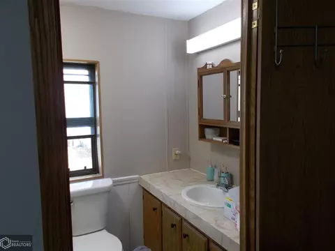 803 Flagship, Creston, IA 50801 photo 10