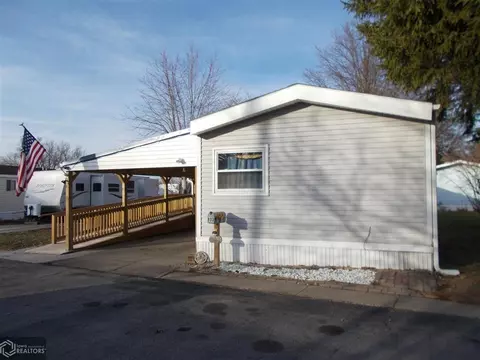 803 Flagship, Creston, IA 50801 photo 2