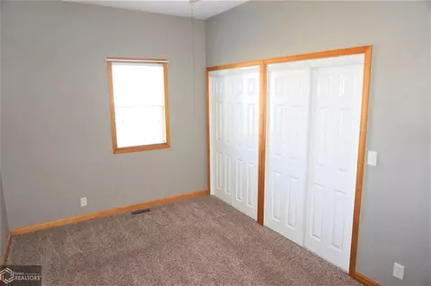 519 E Bluff St, Carroll, IA 51401 photo 8