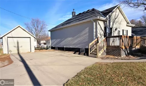 519 E Bluff St, Carroll, IA 51401 photo 4