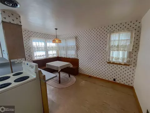 312 1st St, Hansell, IA 50441 photo 2