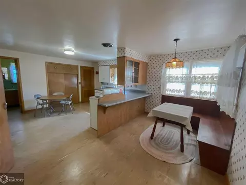 312 1st St, Hansell, IA 50441 photo 5