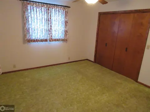 515 Standring St, Corwith, IA 50430 photo 15