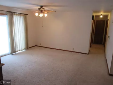 515 Standring St, Corwith, IA 50430 photo 6