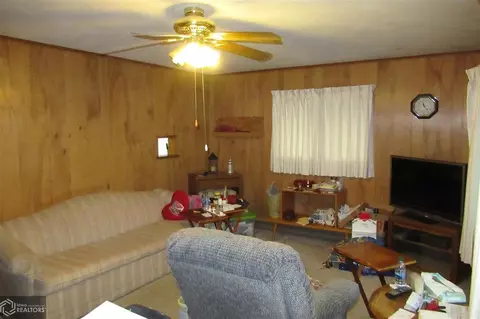 60 S 9th, Hamilton, IL 62341 photo 2