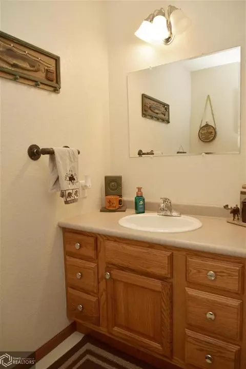 321 6th St SE, Hampton, IA 50441 photo 17