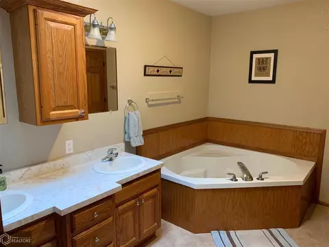 321 6th St SE, Hampton, IA 50441 photo 11