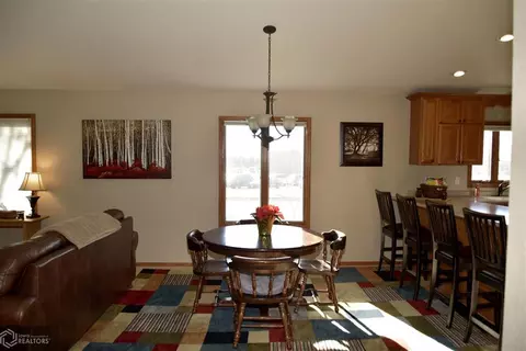 321 6th St SE, Hampton, IA 50441 photo 4
