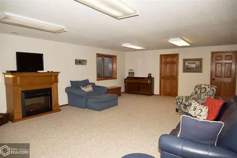 321 6th St SE, Hampton, IA 50441 photo 18