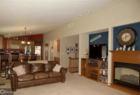 321 6th St SE, Hampton, IA 50441 photo 7