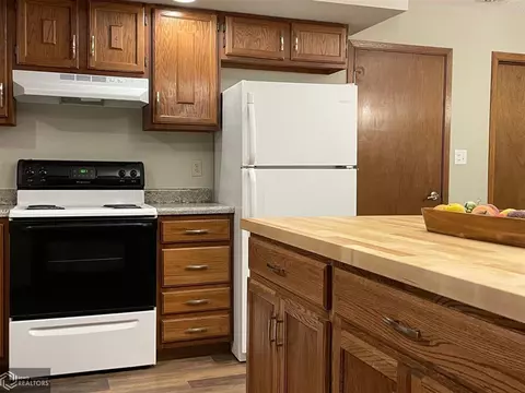 403 E Harsh St, Creston, IA 50801 photo 8